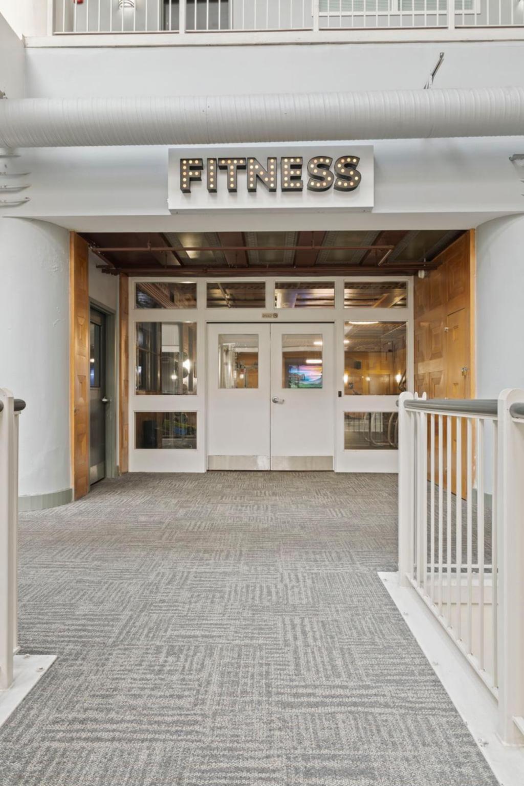 Indy Urban Stay - Skywalk - Sleeps 8 - Downtown - Stadium Indianápolis Exterior foto